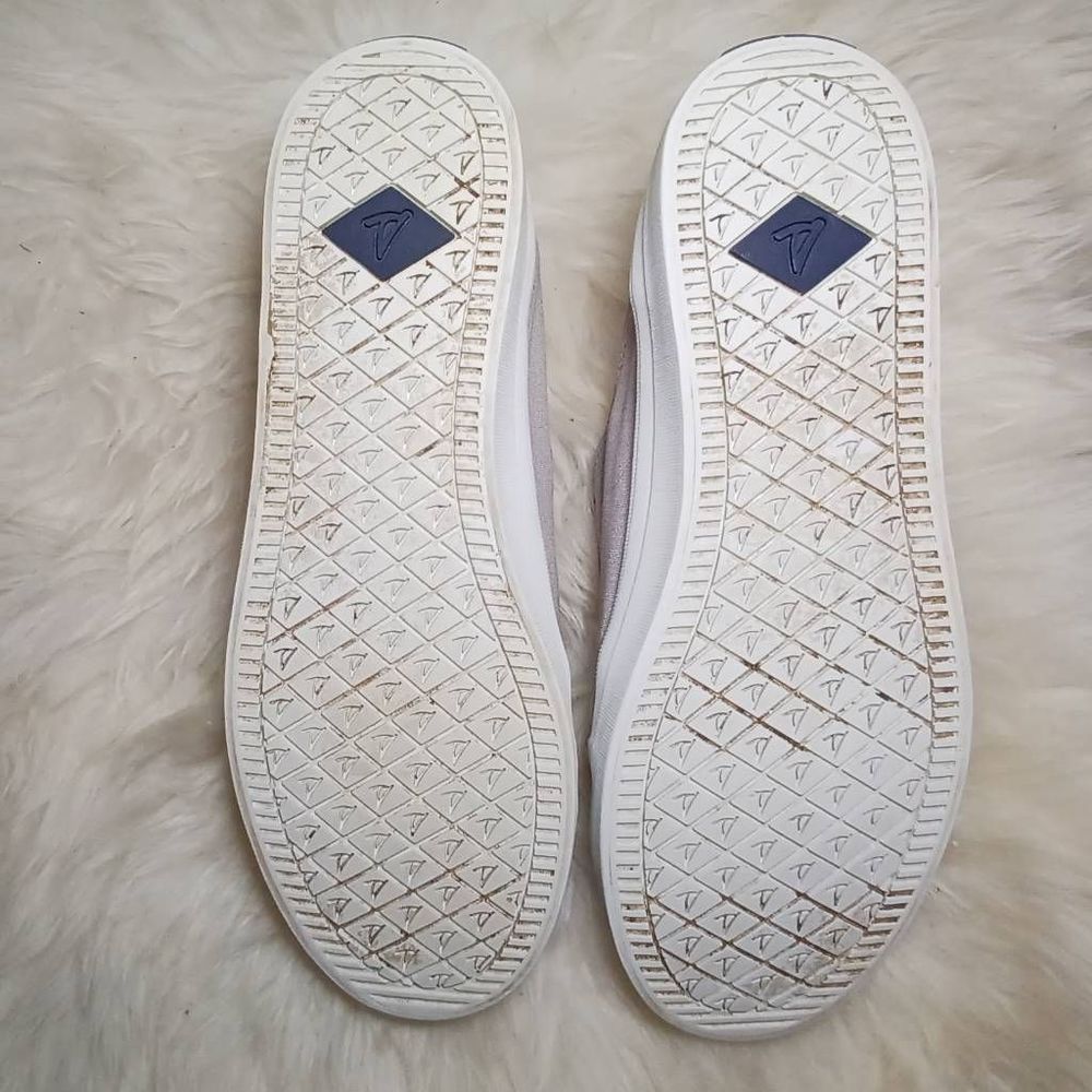 Sperry Crest Vibe Satin Lace sneakers on lavender - Picture 8 of 9